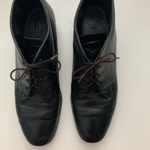 VINTAGE 1990 Munro leather ankle booties
